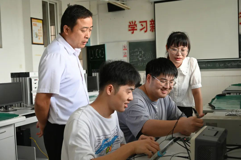1唐晨光、赵圆圆2.jpg